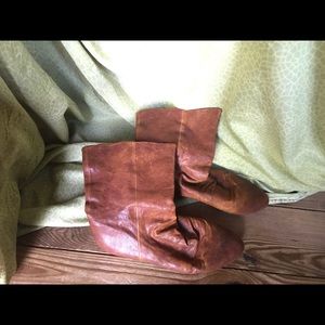 Leather slouch boot